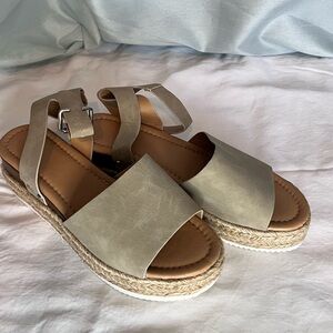 **Never worn** Platform sandals